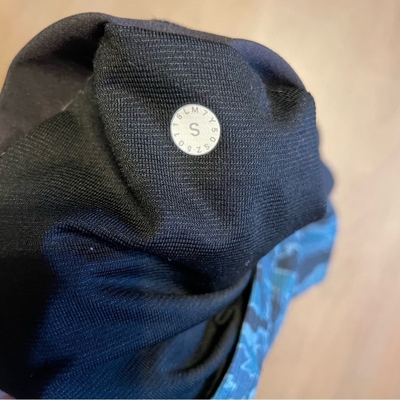 Lululemon T.H.E. Short Linerless 9" Short Tiger Camo Multi Blue - Picture 11 of 13